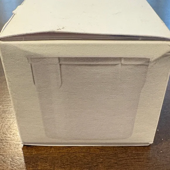 Caudalie Vinoperfect Dark Spot Moisturizer Refill - White and Blue - Picture 4 of 5